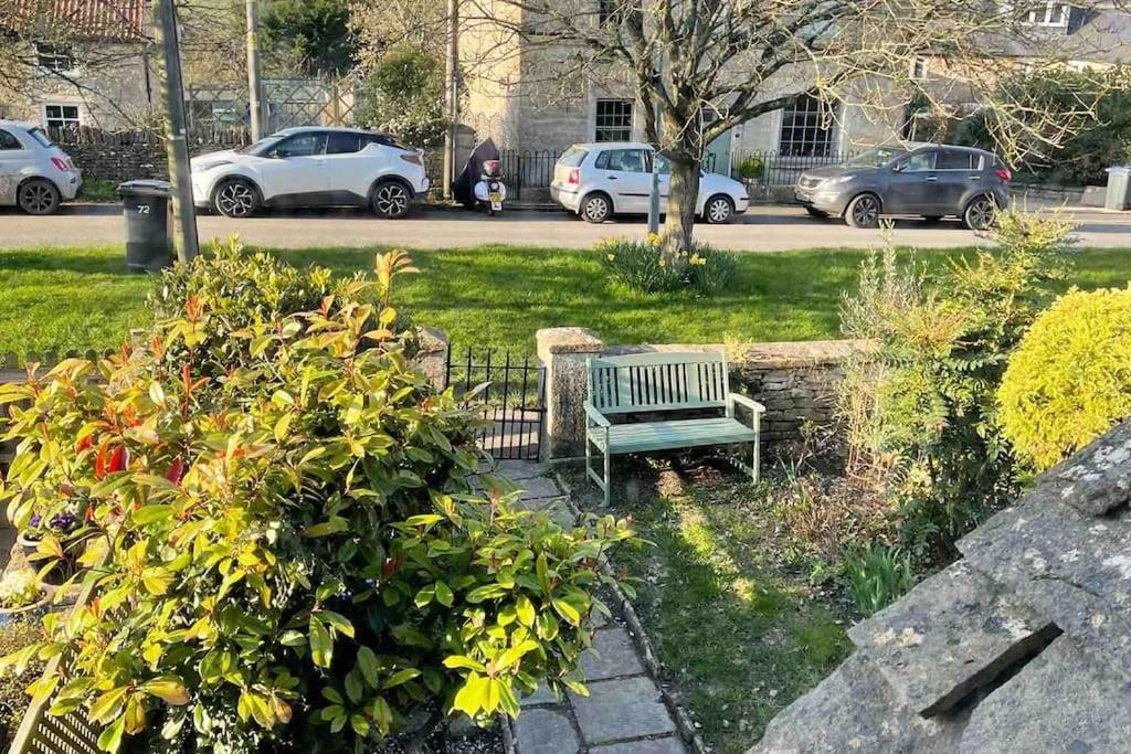 Hebe Cottage Atworth Exterior foto
