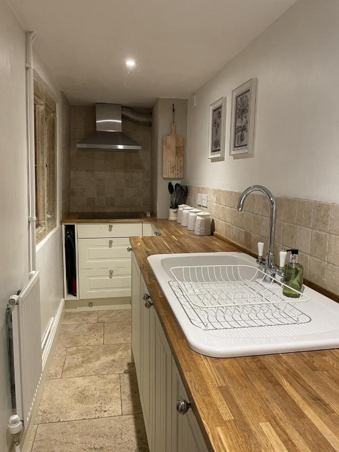 Hebe Cottage Atworth Exterior foto