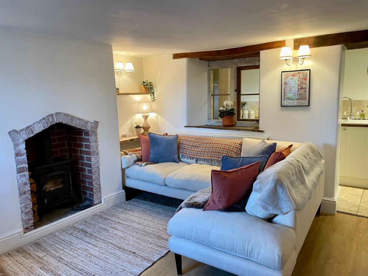 Hebe Cottage Atworth Exterior foto