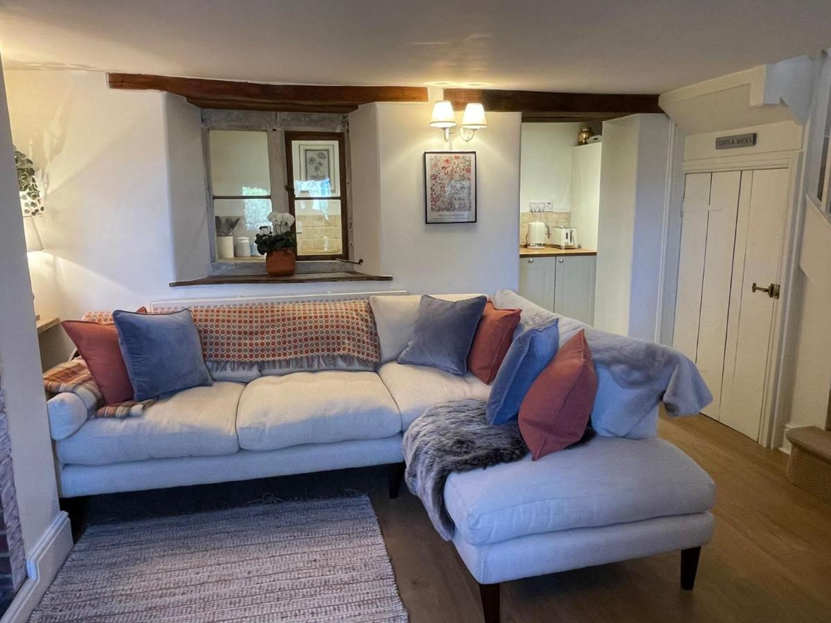 Hebe Cottage Atworth Exterior foto